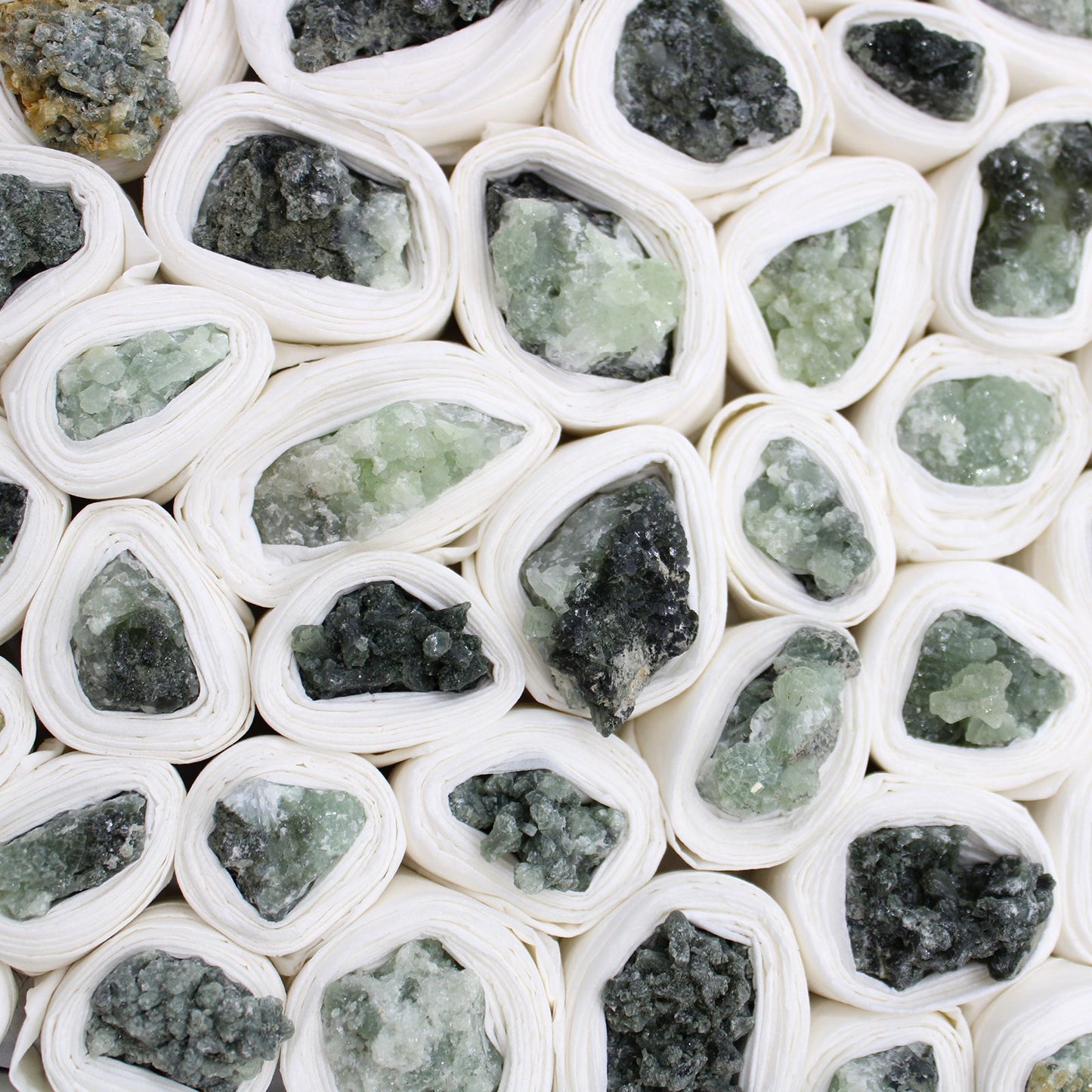 Prehnit-Kollektion (ca. 100 Steine) – Handverlesene Mineralien in Grün-Gelb