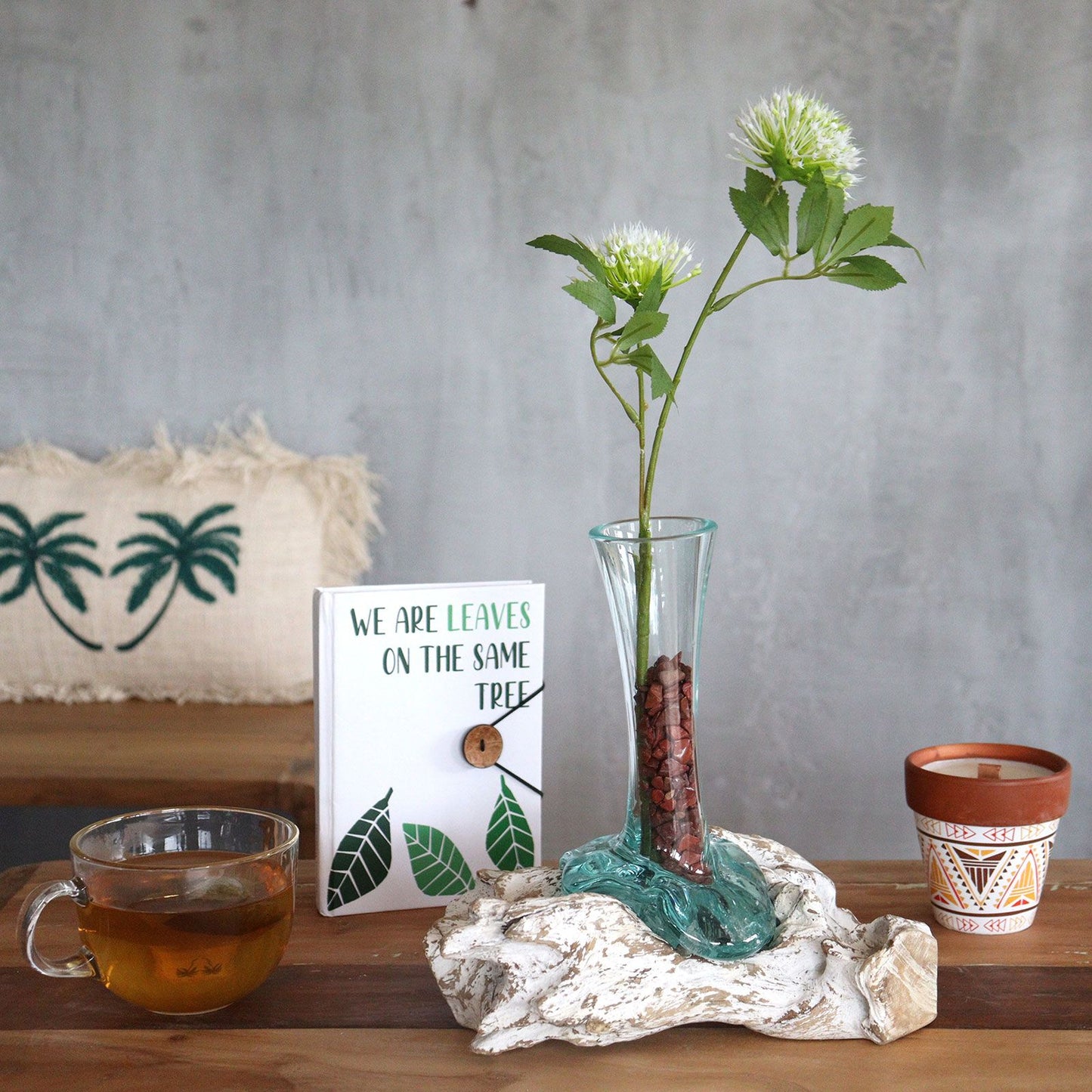 Vase Medium - Geschmolzenes Glas auf Weißholz | Einzigartiges Naturkunstwerk