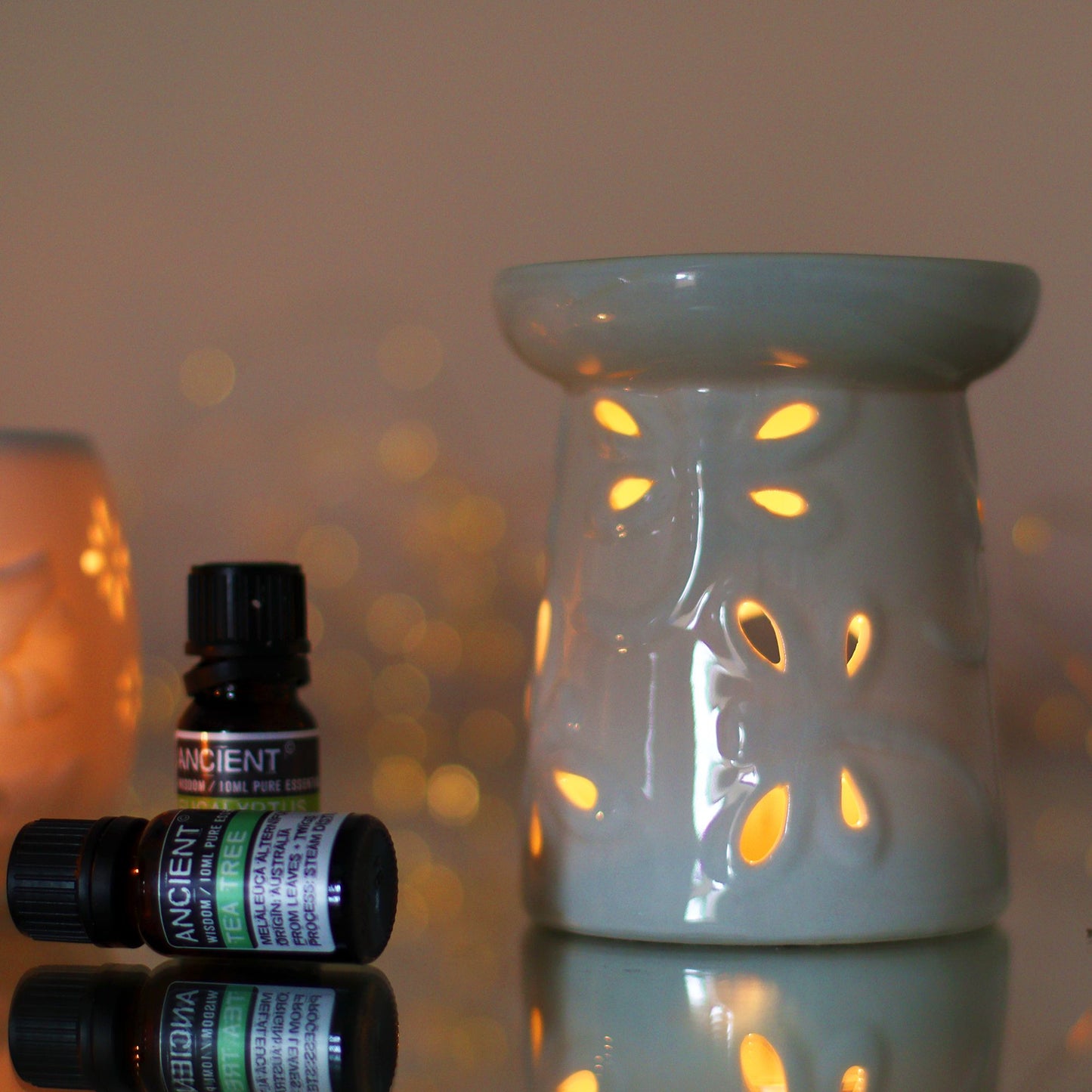 Keramik-Duftlampe mit filigranem Libellen-Motiv