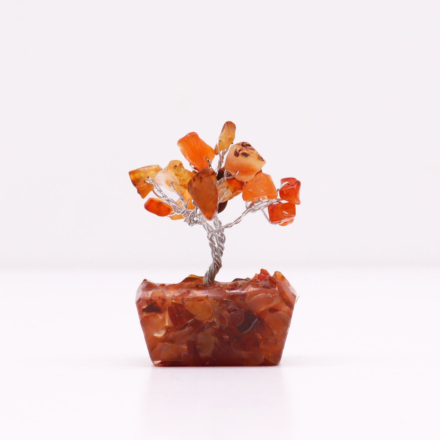 Mini-Edelsteinbaum aus Karneol auf Orgonit-Basis – Handgefertigtes Deko-Objekt