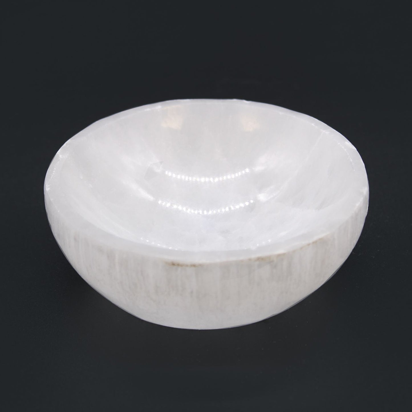 Selenitschale rund – Handgefertigtes Natursteinobjekt, ca. 10 cm
