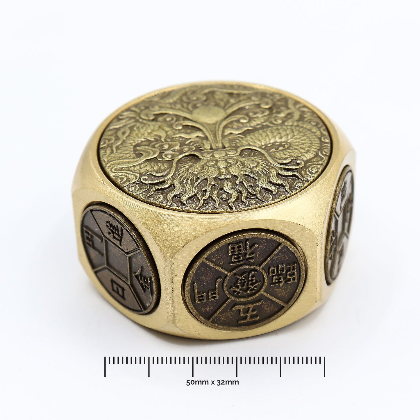 Messing-Drehscheibe mit Drachen-Gravur – Feng-Shui Symbol für Fokus und Stärke