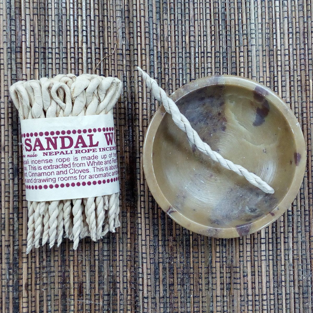 Räucherseil Sandelholz & Gewürze – 50 Stück handgerollt aus Nepal