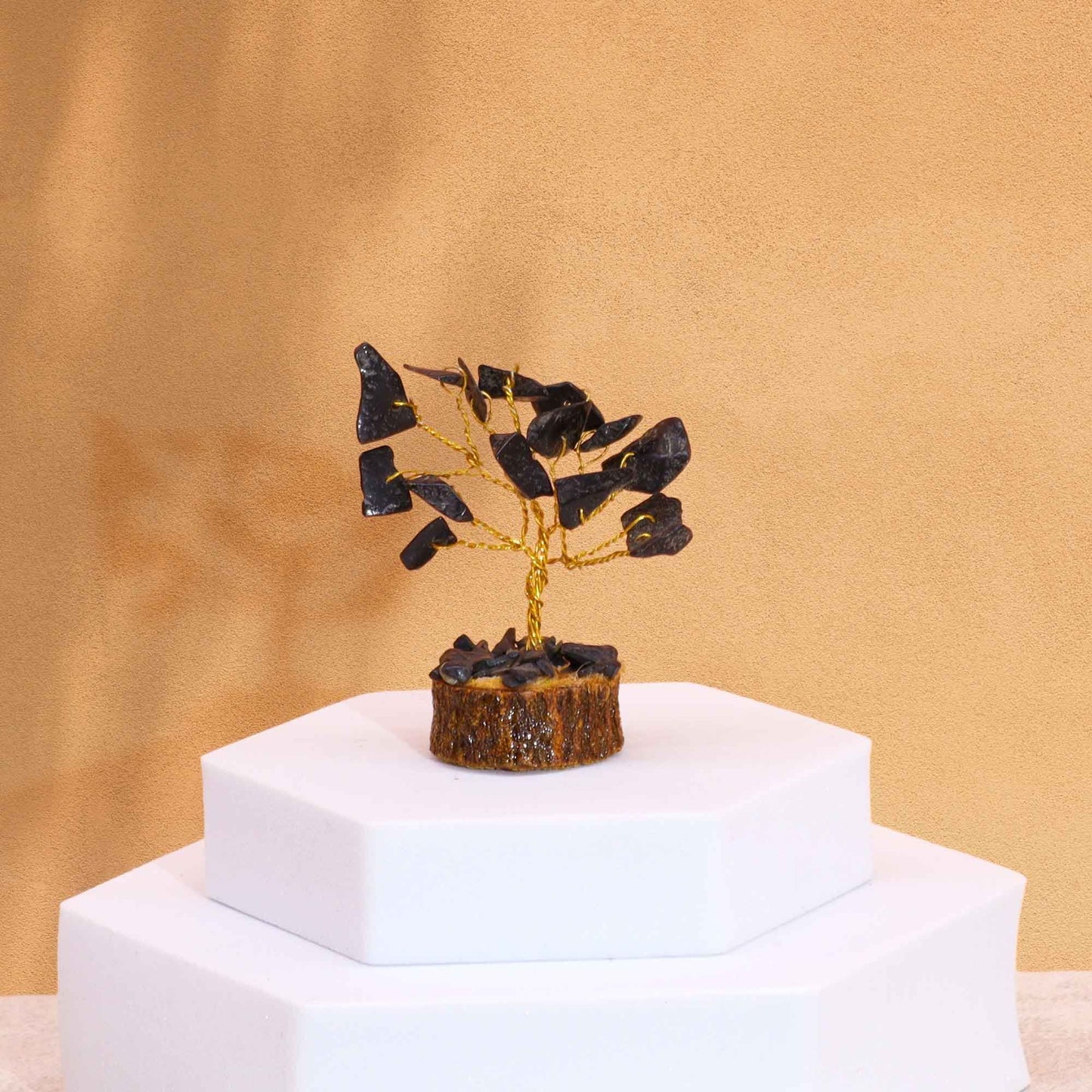 Mini-Edelsteinbaum aus schwarzem Achat auf Holz - Handgefertigte Tischdekoration