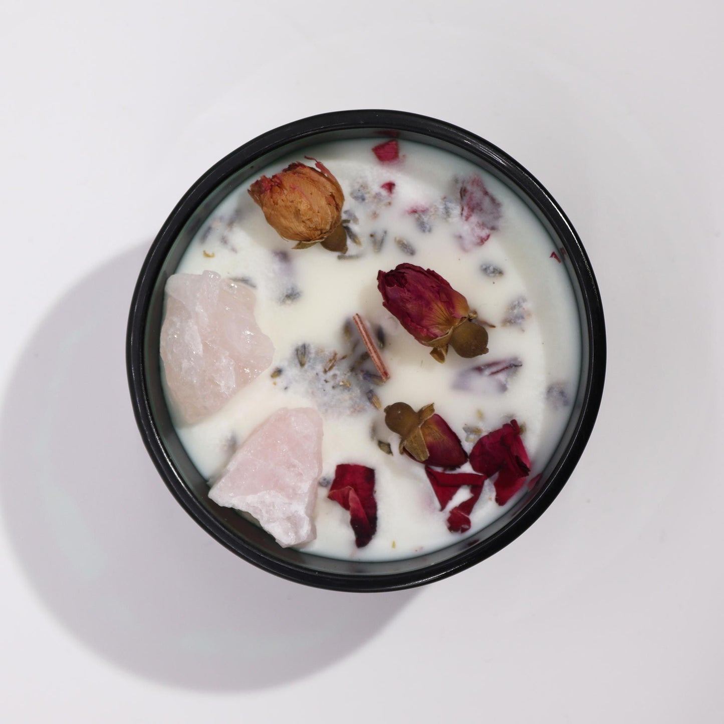 Kristallkerze Rosenquarz – Duftkerze mit Rosenaroma und Edelsteinen