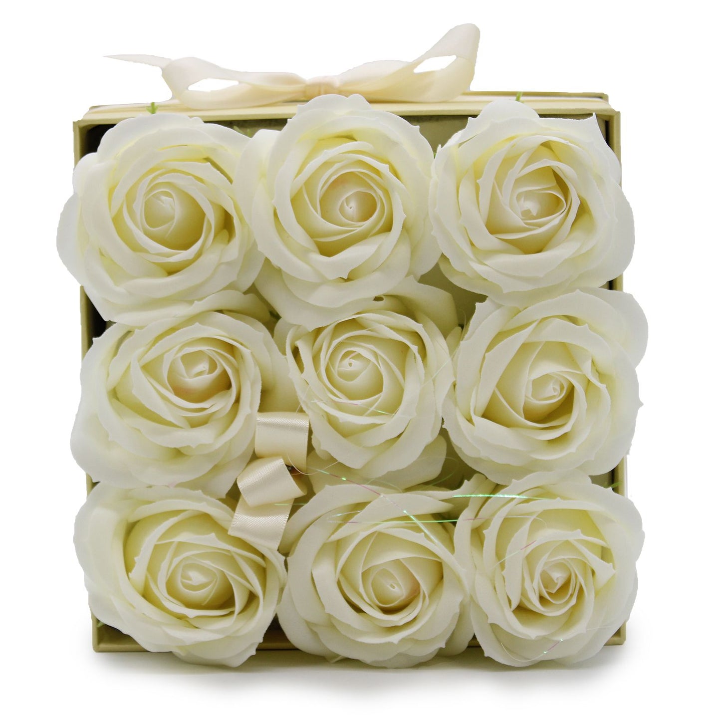 Seifenblumen Bouquet mit 9 cremefarbenen Rosen in Geschenkbox