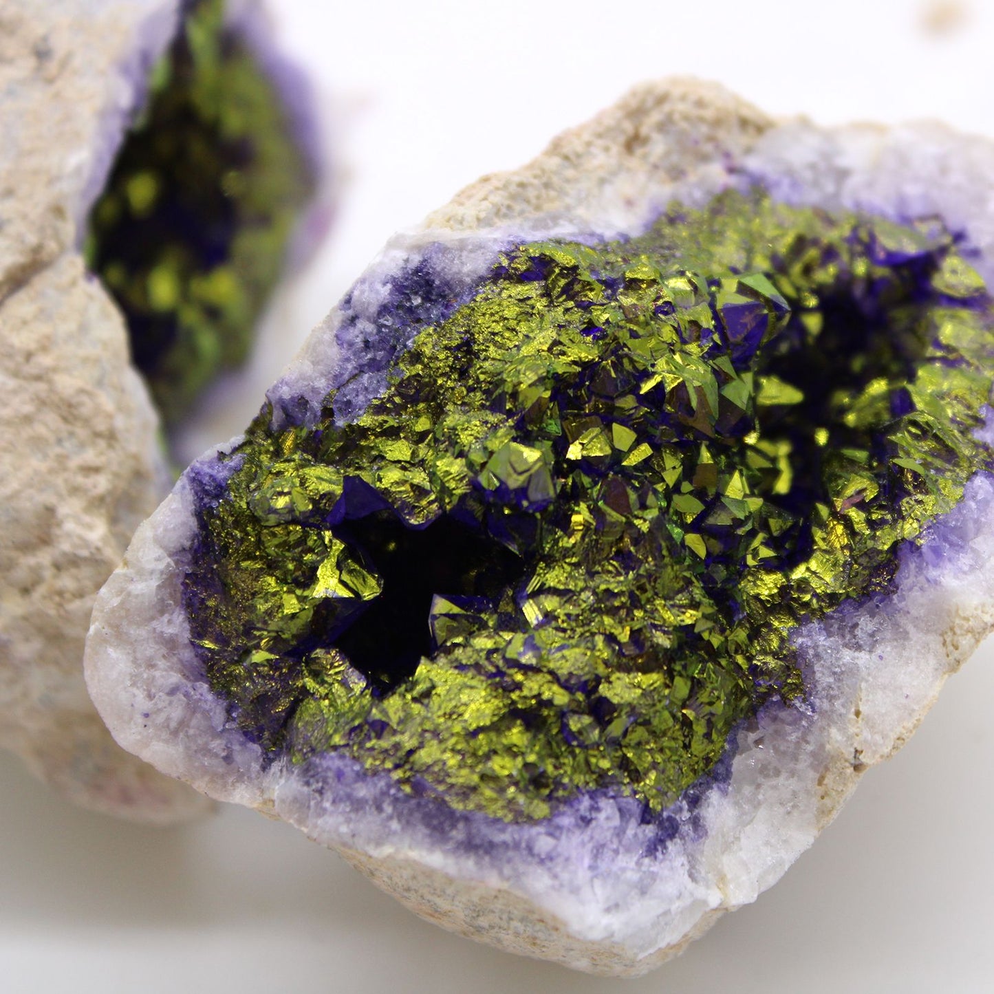 Natürliche Calcit-Geode in Lila & Gold - 8,5 cm Einzelstück