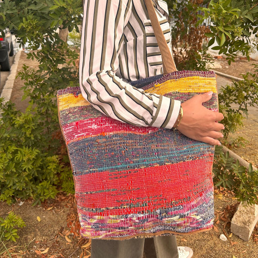 Recycelte Teppichtasche 'Shades of Pink' – Ein handgefertigtes Unikat