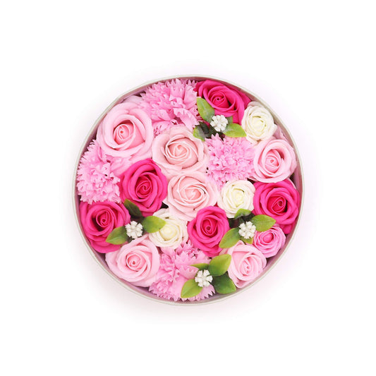 Runde Geschenkbox 'Baby Blessings' mit zarten Seifenrosen in Rosa