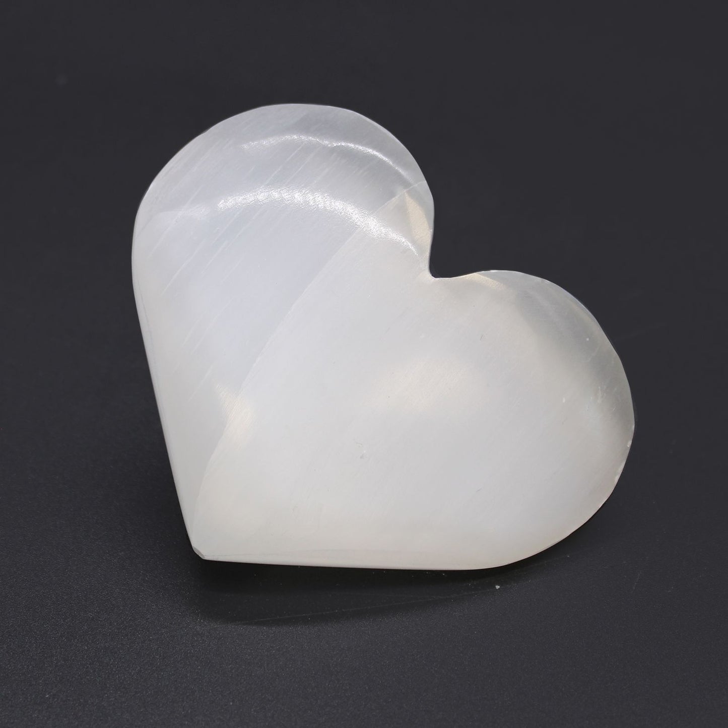 Handgeschliffenes Selenit-Herz | Handschmeichler 5-6 cm | Energetischer Mondstein