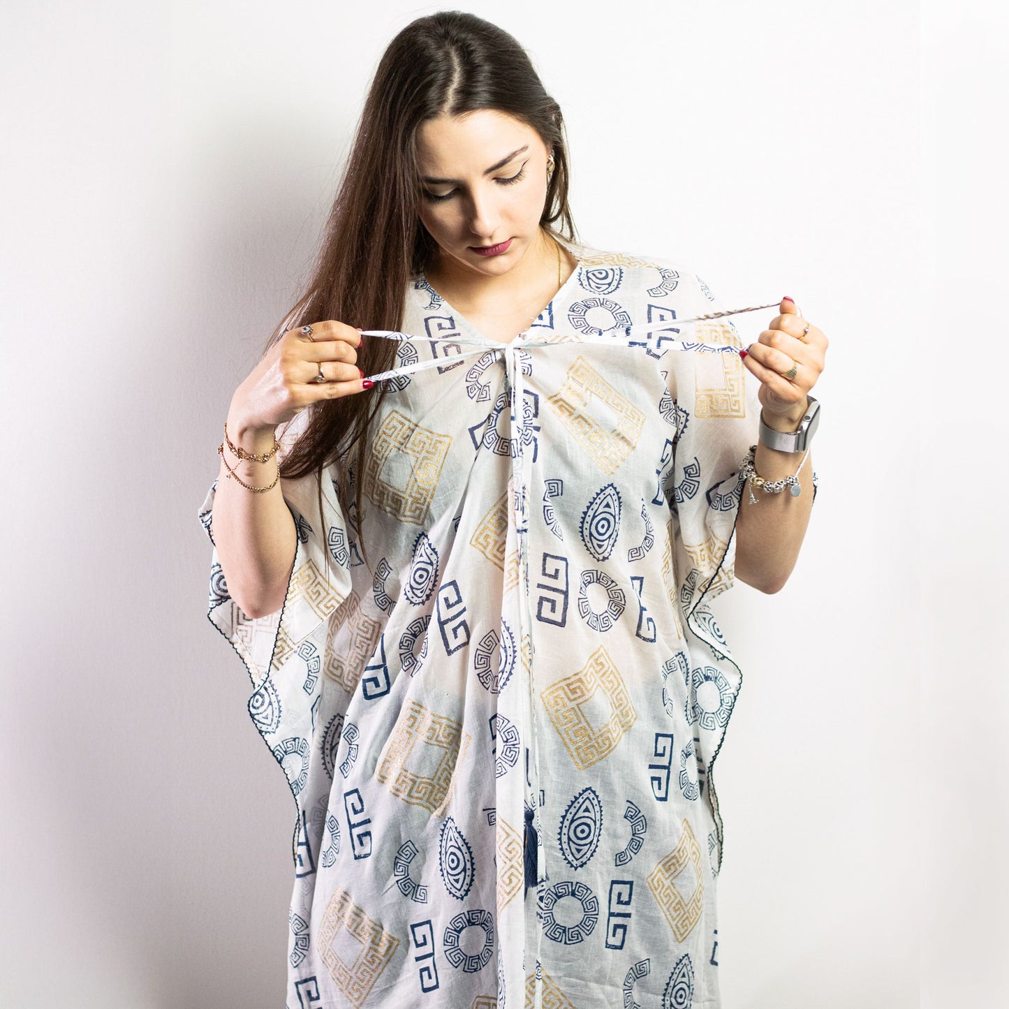 Handbemalter Kaftan mit griechischem Muster in Gold & Blau – Ein Unikat aus reiner Baumwolle