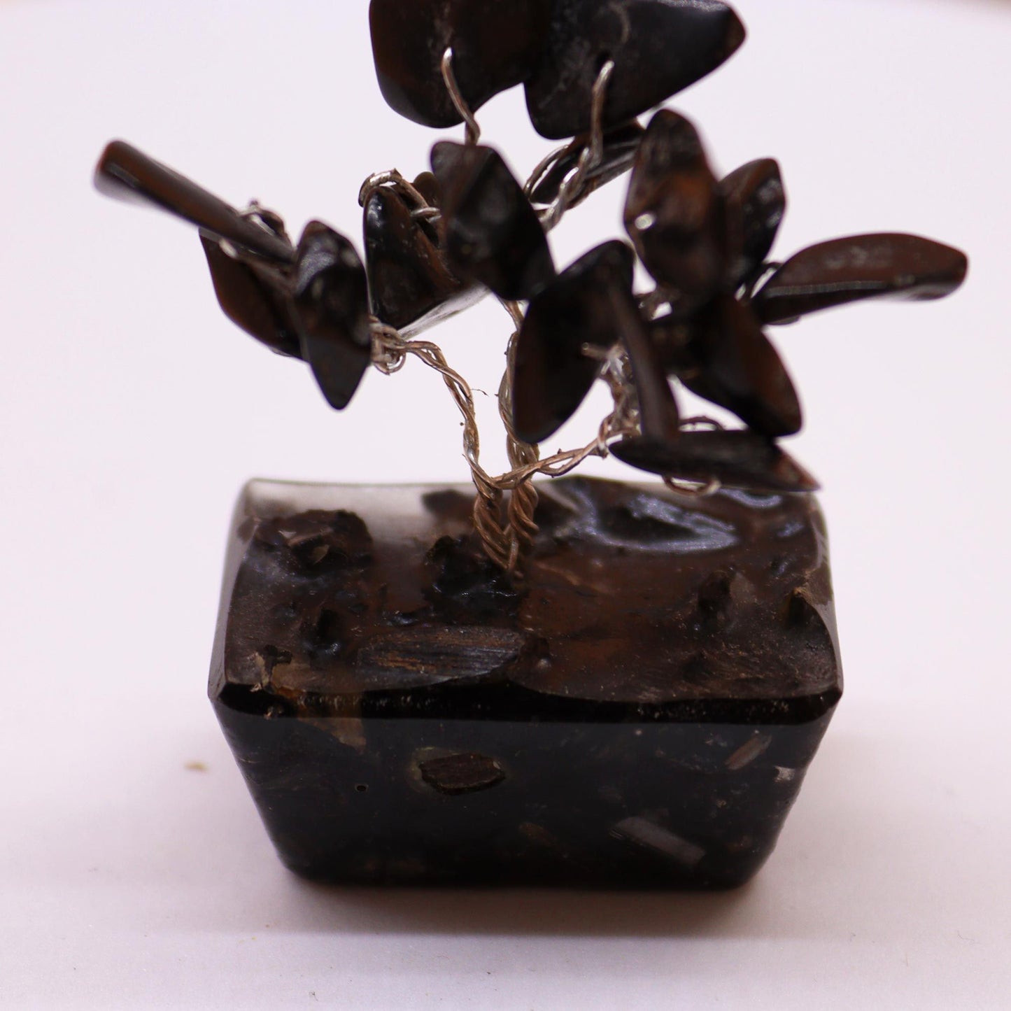 Mini-Edelsteinbaum aus schwarzem Achat auf Orgonit-Basis – Handgefertigtes Kunstwerk