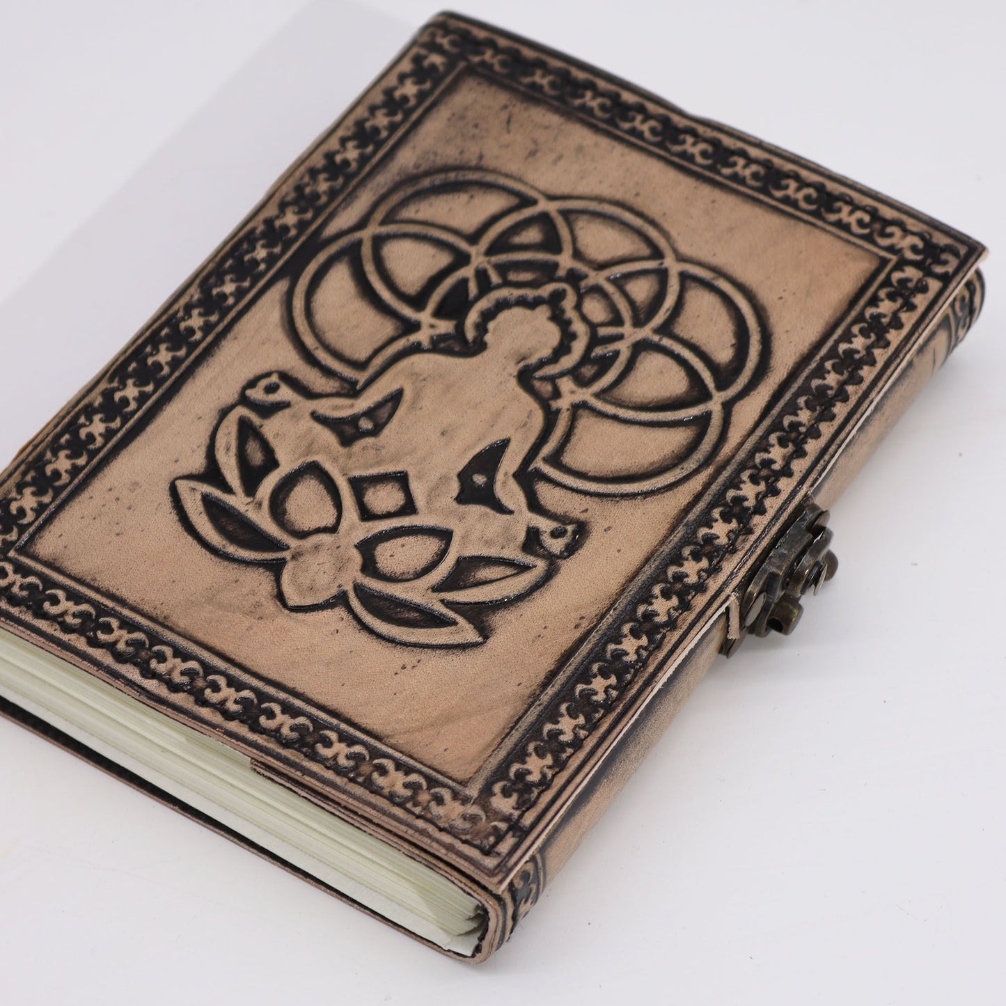 Leder-Notizbuch 'Buddha' – Handgefertigtes Journal in Rot-Braun, 200 Seiten