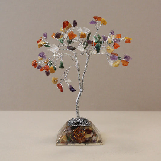 Orgonit-Pyramide mit 80 echten Edelsteinen – Handgefertigter Edelsteinbaum