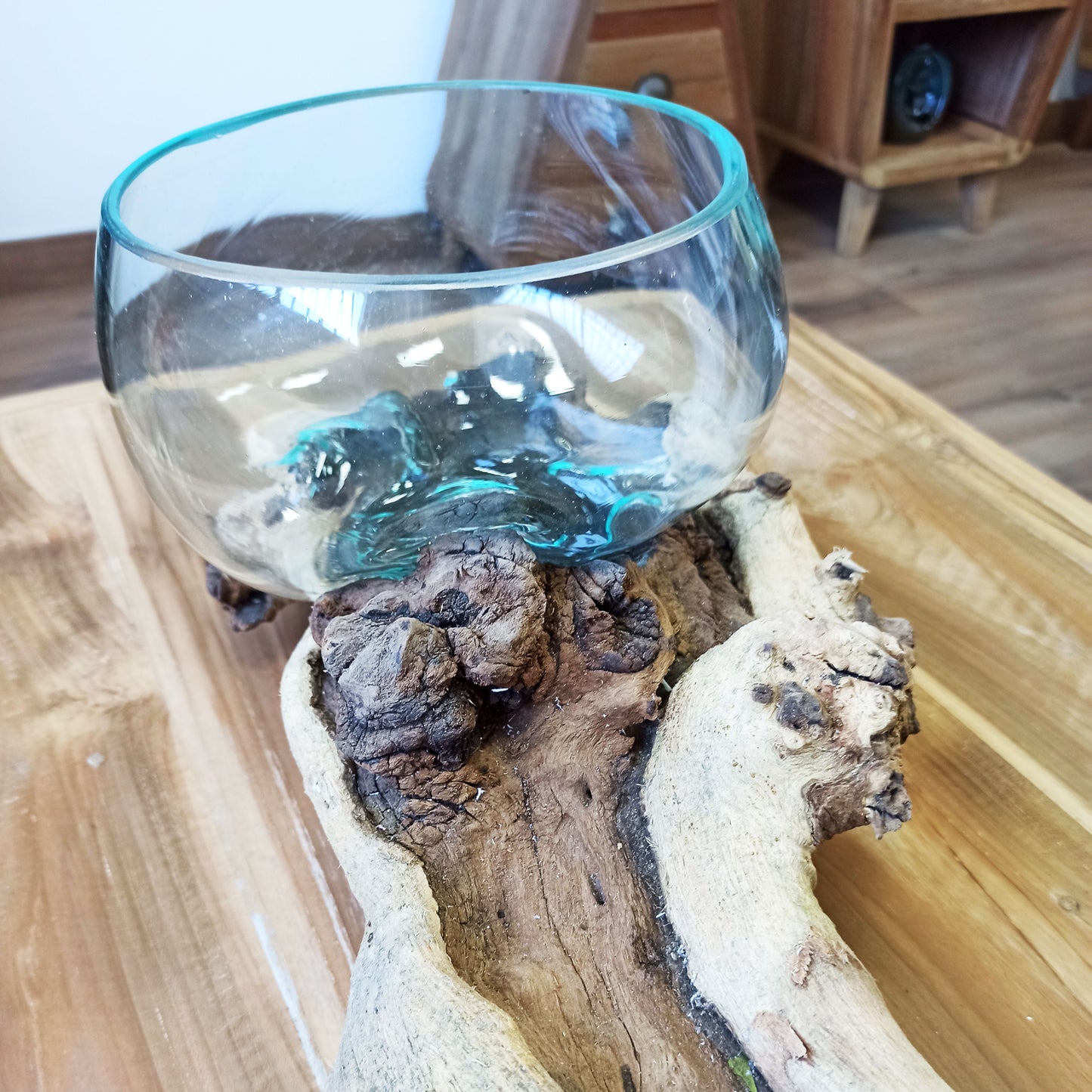 XL Schale aus geschmolzenem Glas auf Doppelständer - 70cm Unikat aus Bali