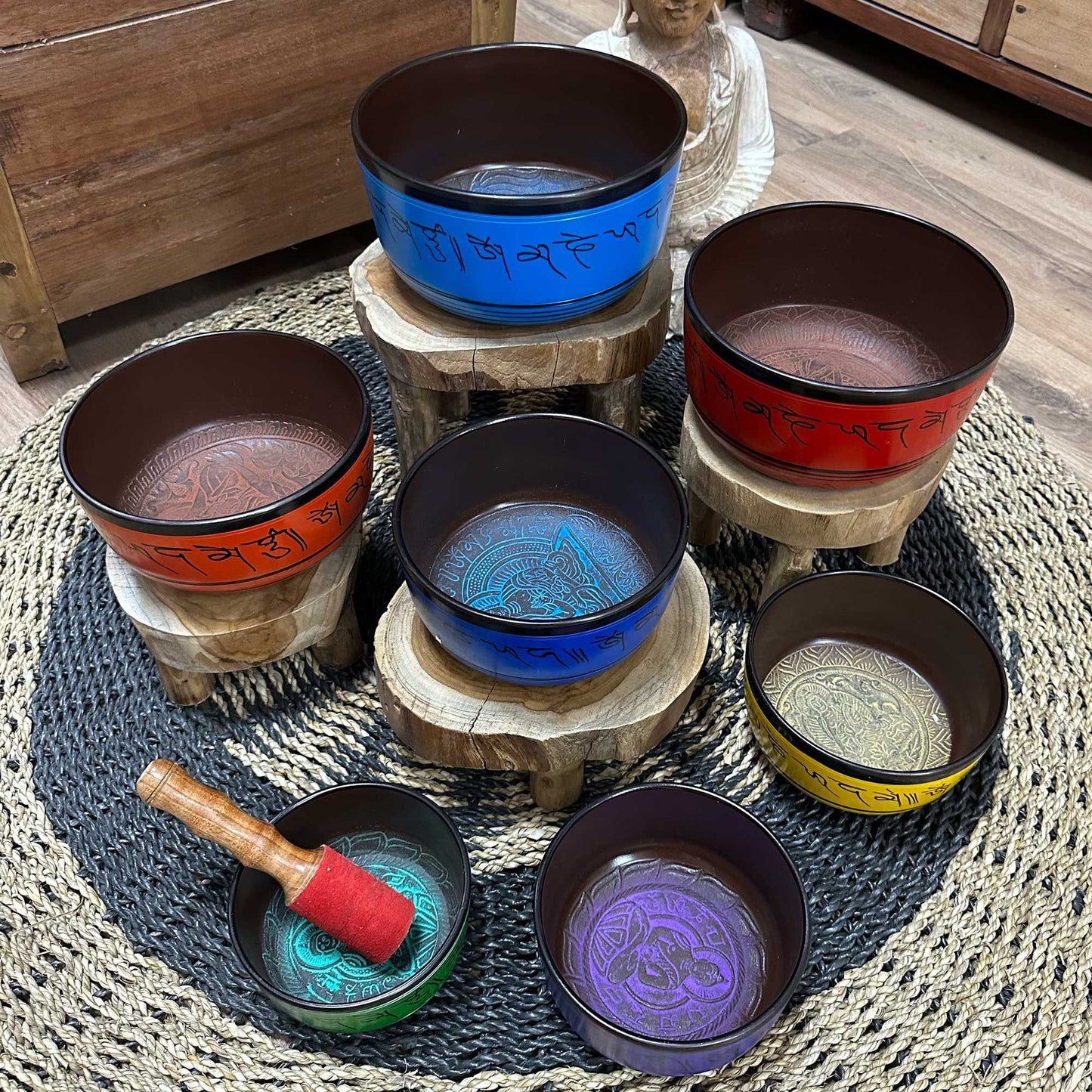 Chakra-Klangschalen Set aus Tibet – 7-teilig (14-22 cm) für Meditation & Energiearbeit