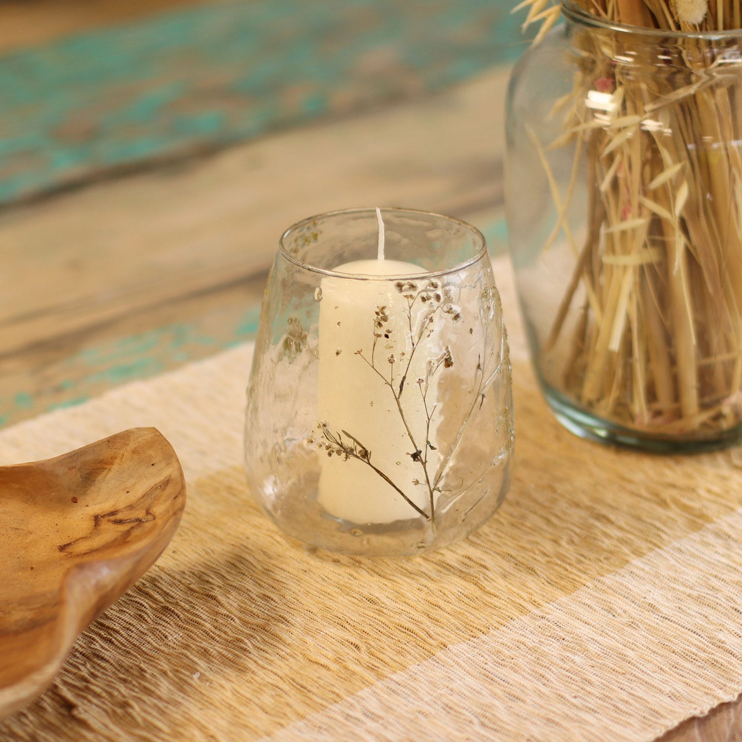 Glasobjekt mit echten Blüten – Vase & Kerzenhalter aus recyceltem Glas