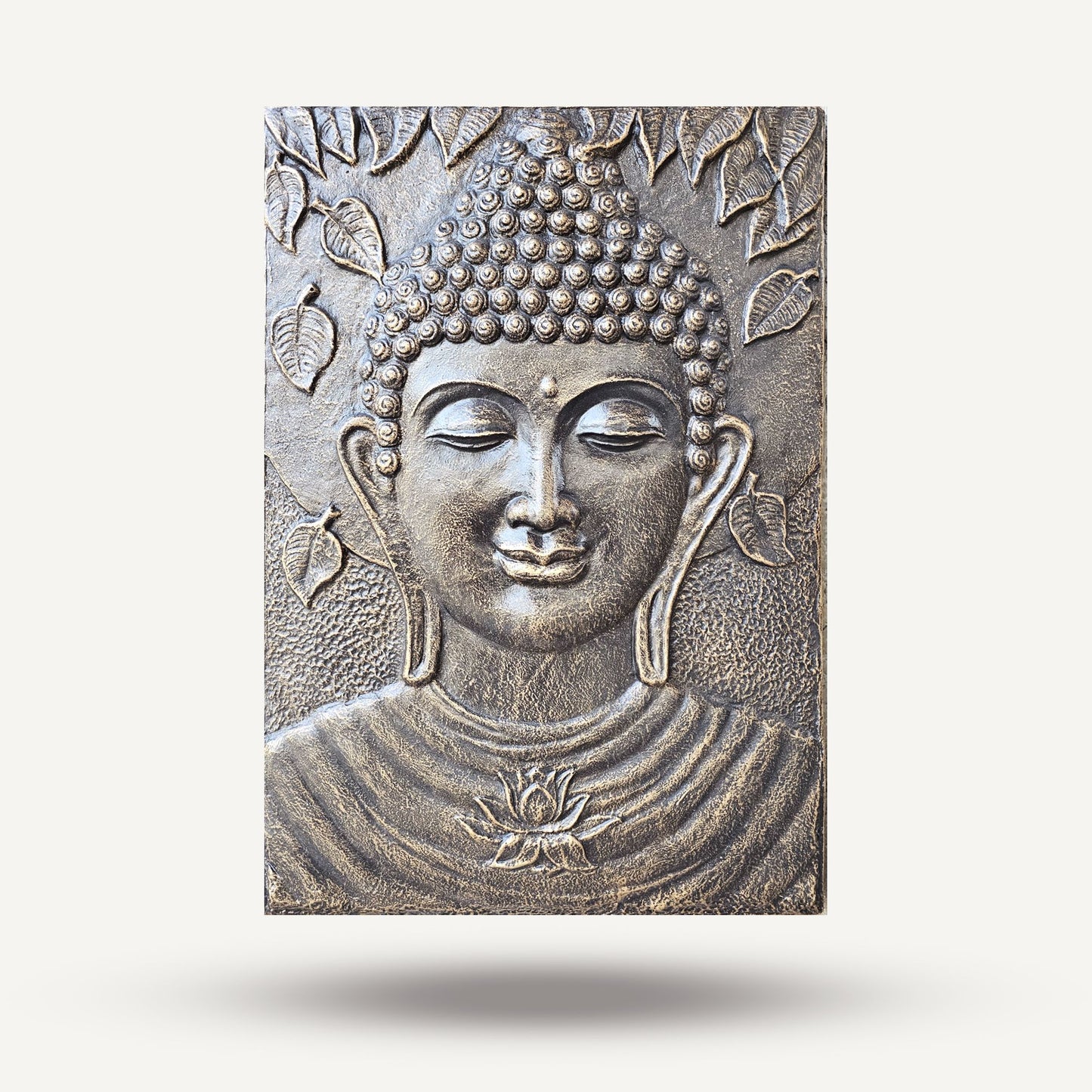 Wandrelief Buddha in Antikgold mit Eisenrahmen - 70 x 100 cm