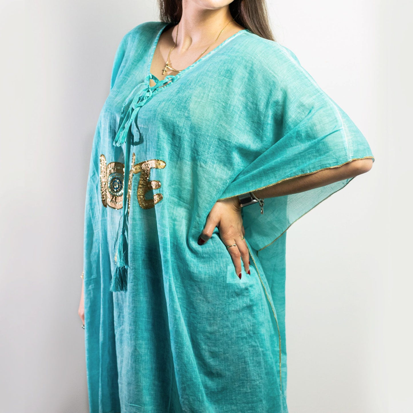 Kaftan 'Mediterrane Liebe' – Handbemalt in Türkis & Gold