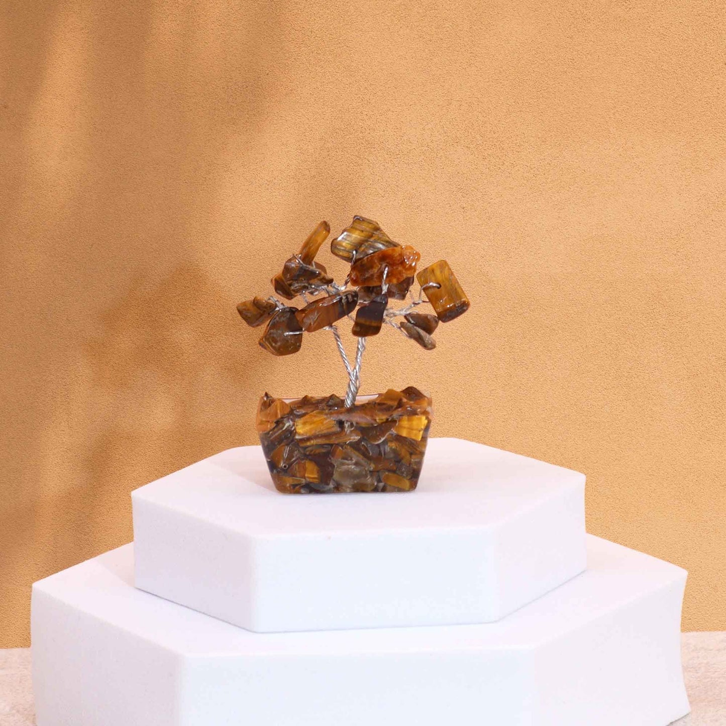 Miniatur-Edelsteinbaum aus Tigeraugen auf Orgonit-Basis (15 Steine)
