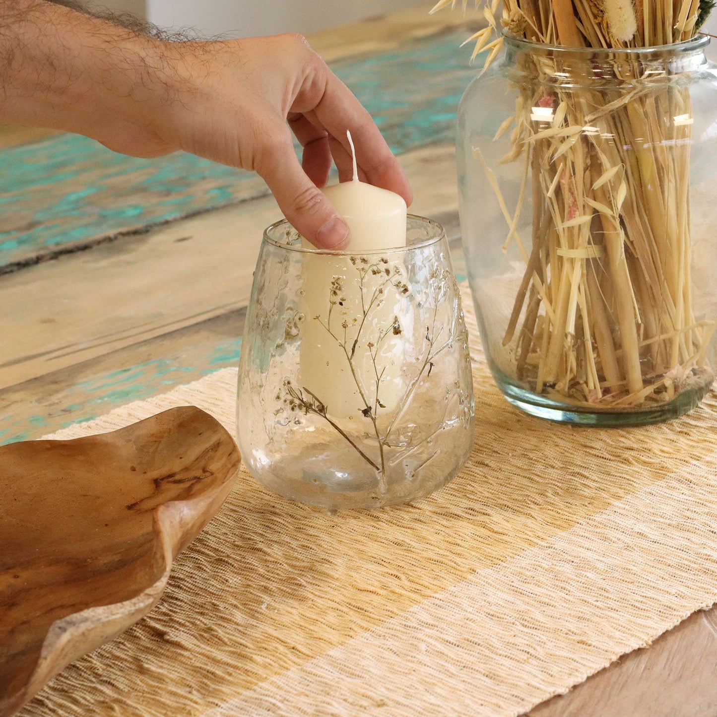 Glasobjekt mit echten Blüten – Vase & Kerzenhalter aus recyceltem Glas