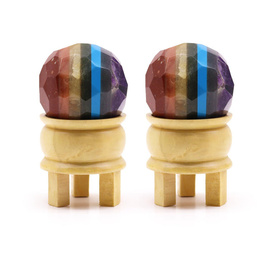 Facettiertes Edelstein-Set der 7 Chakren mit Holzständer – 5,5 cm Heilkugeln
