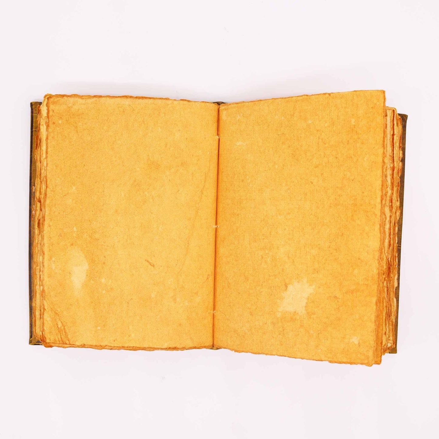 Ledernotizbuch 'Weisheit der Eule' - Eichenbraun mit Zink-Applikation, 200 Seiten Büttenpapier