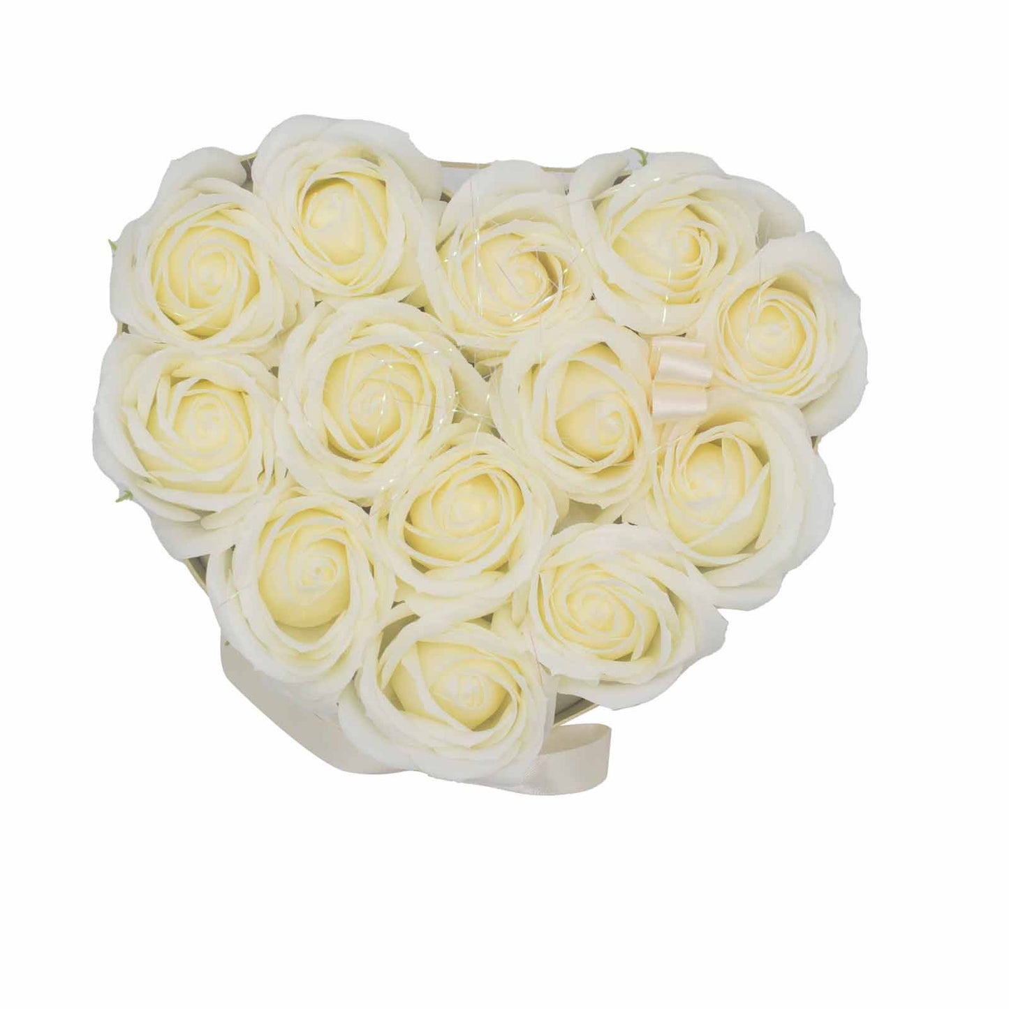 Seifenrosen-Herz Arrangement - 13 cremefarbene Blüten aus pflegender Seife