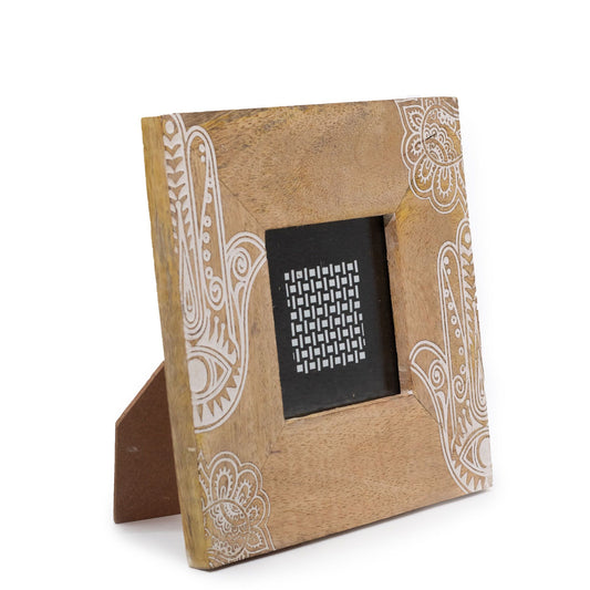 Handgeschnitzter Mangoholzrahmen 'Hamsa' in Weiß – 20x20 cm für 10x15 cm Fotos