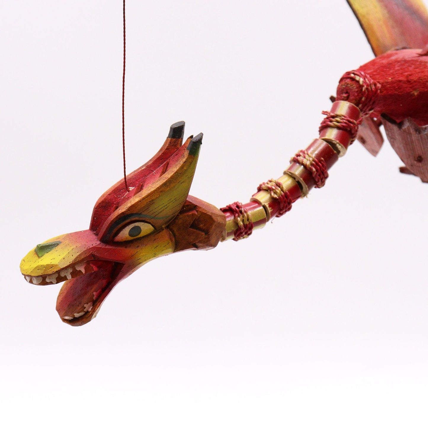 Drachenmobile aus Kokosnuss in Rot - 37 cm Handarbeit