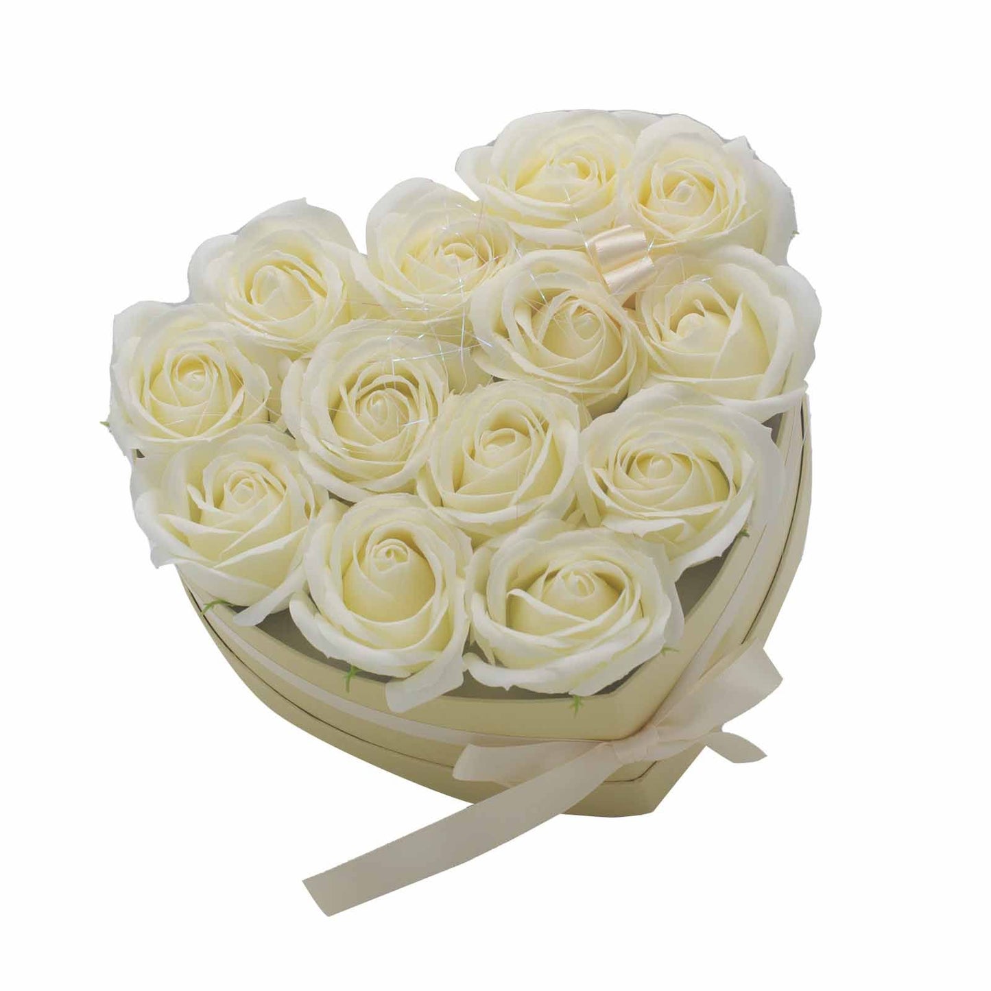 Seifenrosen-Herz Arrangement - 13 cremefarbene Blüten aus pflegender Seife