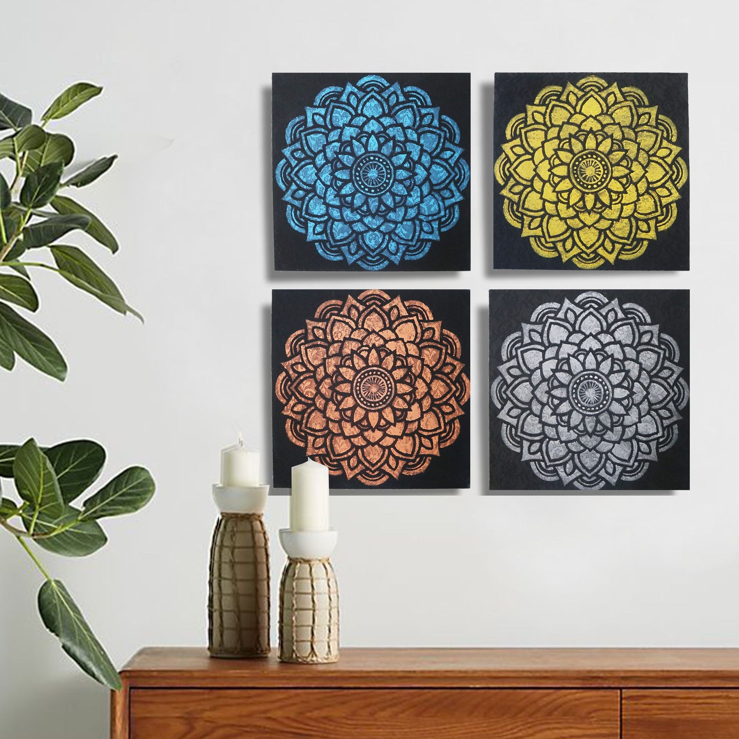 Set mit 4 handbemalten Mandala-Leinwandbildern in Brokat-Optik