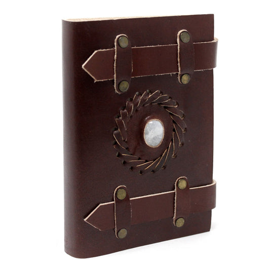 Ledernotizbuch 'Mondstein' mit Gürtelverschluss | Handgefertigtes Tagebuch 15x10 cm