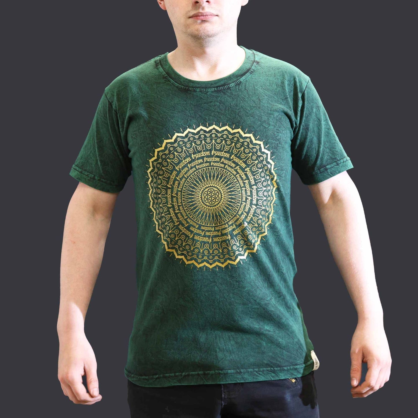 Mandala T-Shirt in Vintage-Grün | Doppelt stone-gewaschen & fair gefertigt