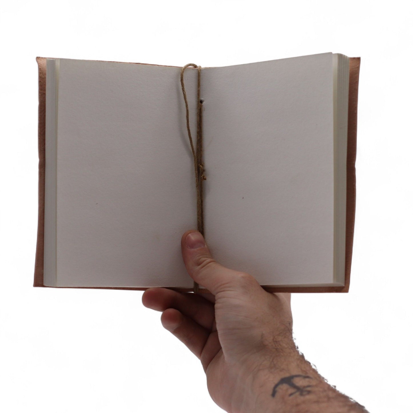 Set aus 8 handgefertigten Leder-Notizbüchern mit mystischen Symbolen