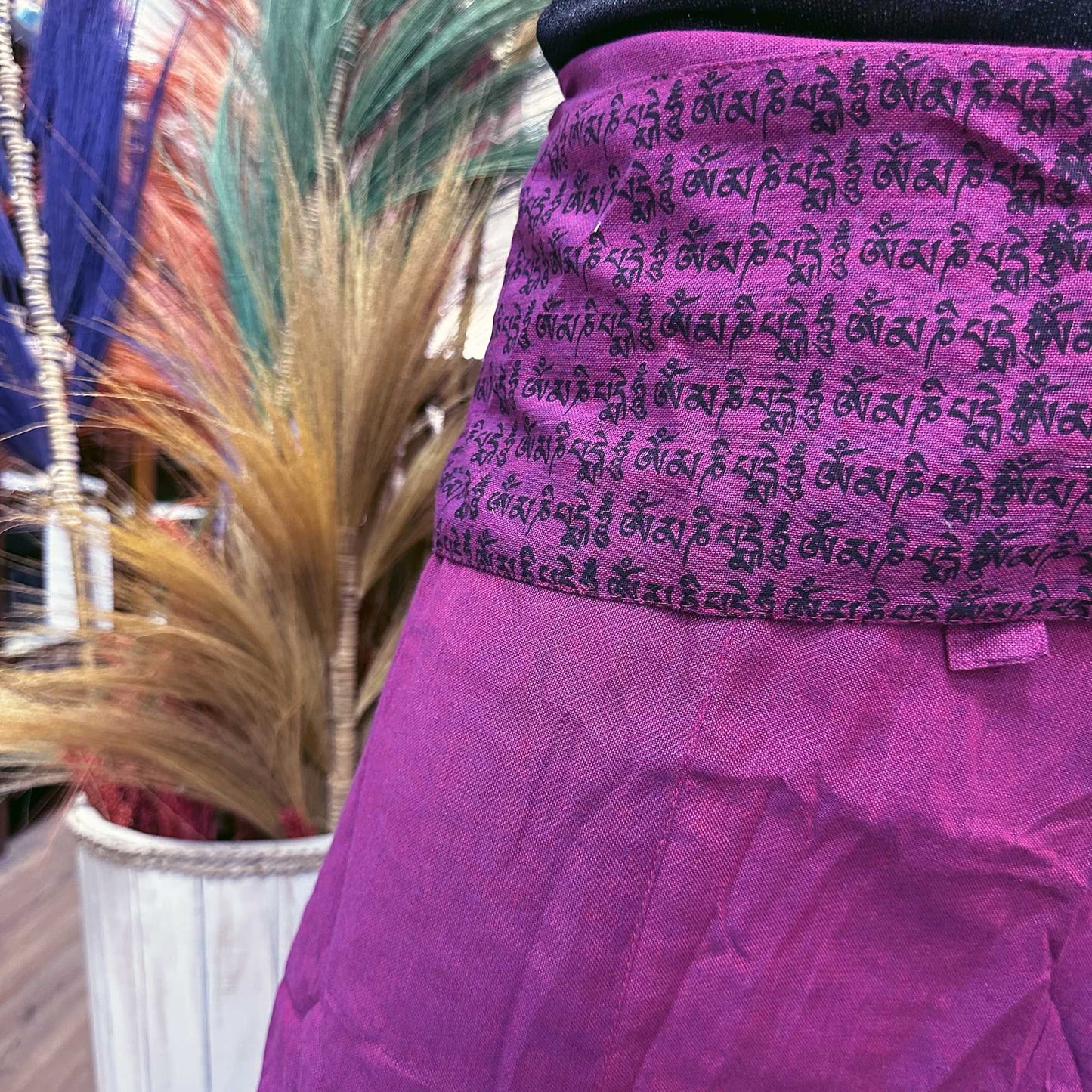 Mantra-Mandala Yoga Hose in Lila - Weite Festivalhose aus Baumwolle