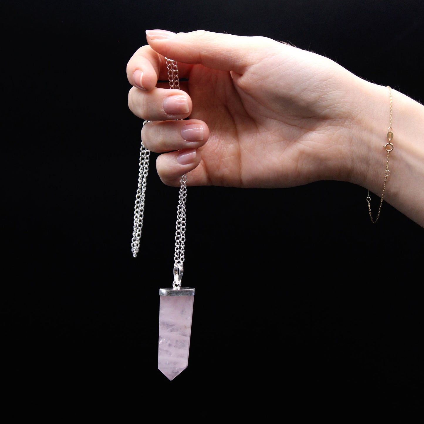 Handgefertigter Rosenquarz-Anhänger in Flachstift-Form – Versilbert