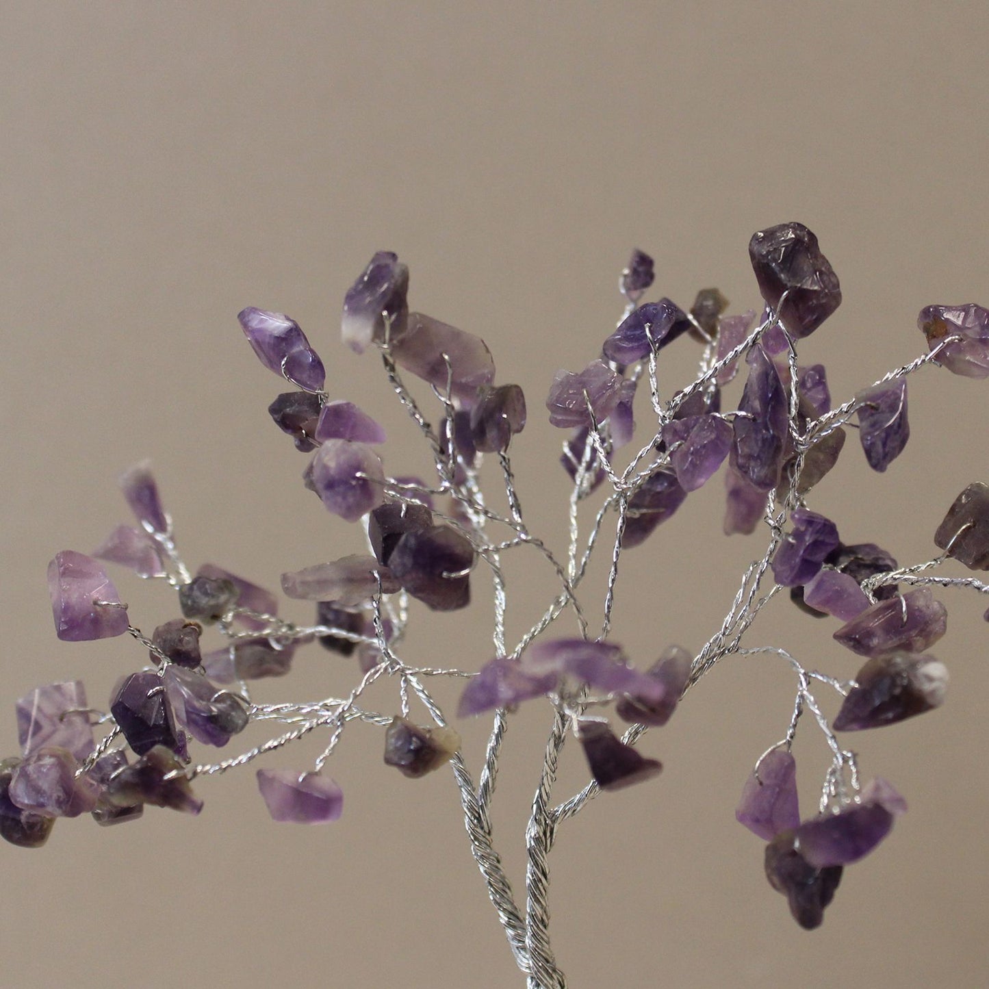 Orgonit-Pyramide mit Amethyst-Kristallbaum – 80 Steine