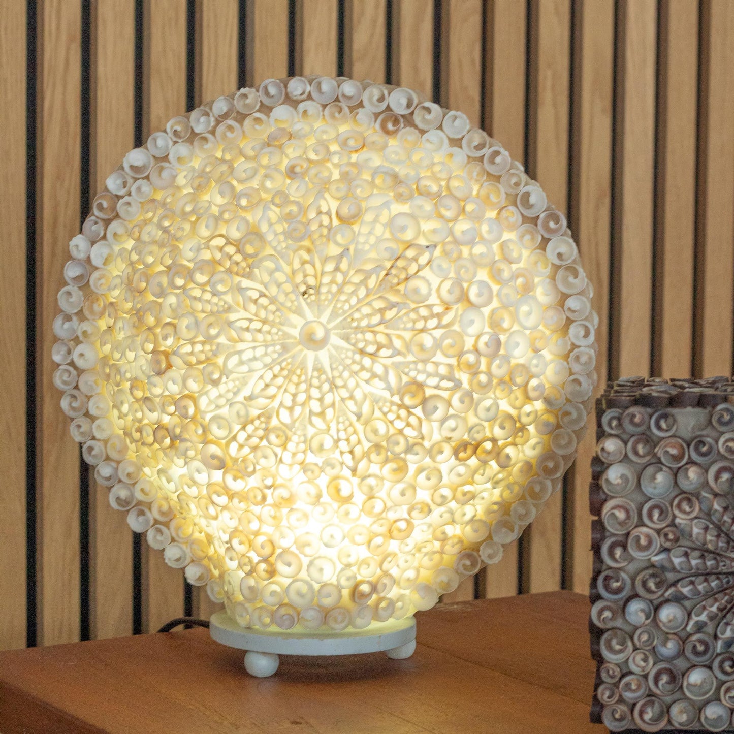 Boho Muschel-Lampe 'Cut Art Shell' - Handgefertigte Deckenlampe mit Naturmotiv, 30cm