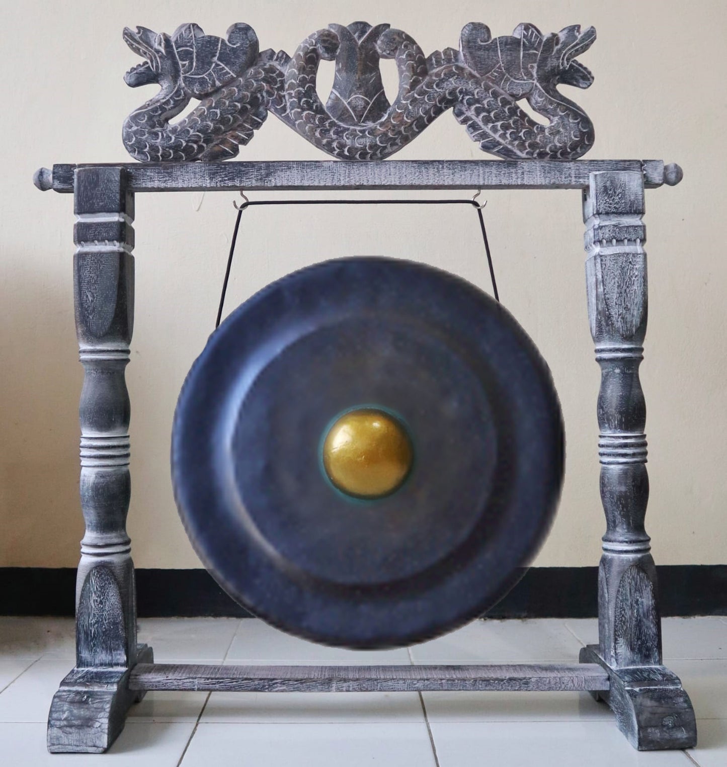 Handgefertigter Harmonie-Gong 50 cm in Schwarz mit Albasia-Holzständer
