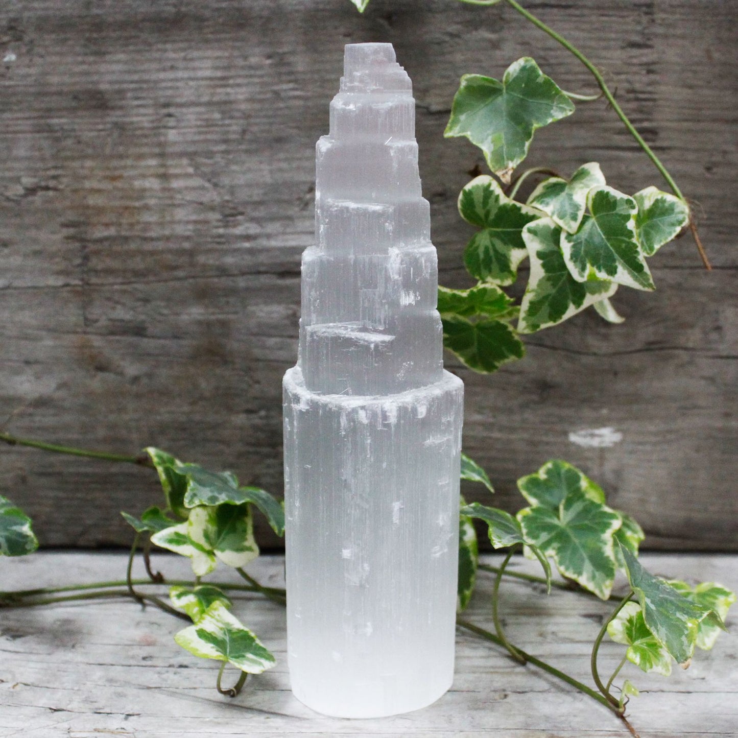 Selenit-Kristallturm mit LED-Beleuchtung – 20 cm Naturkunstwerk aus Marokko
