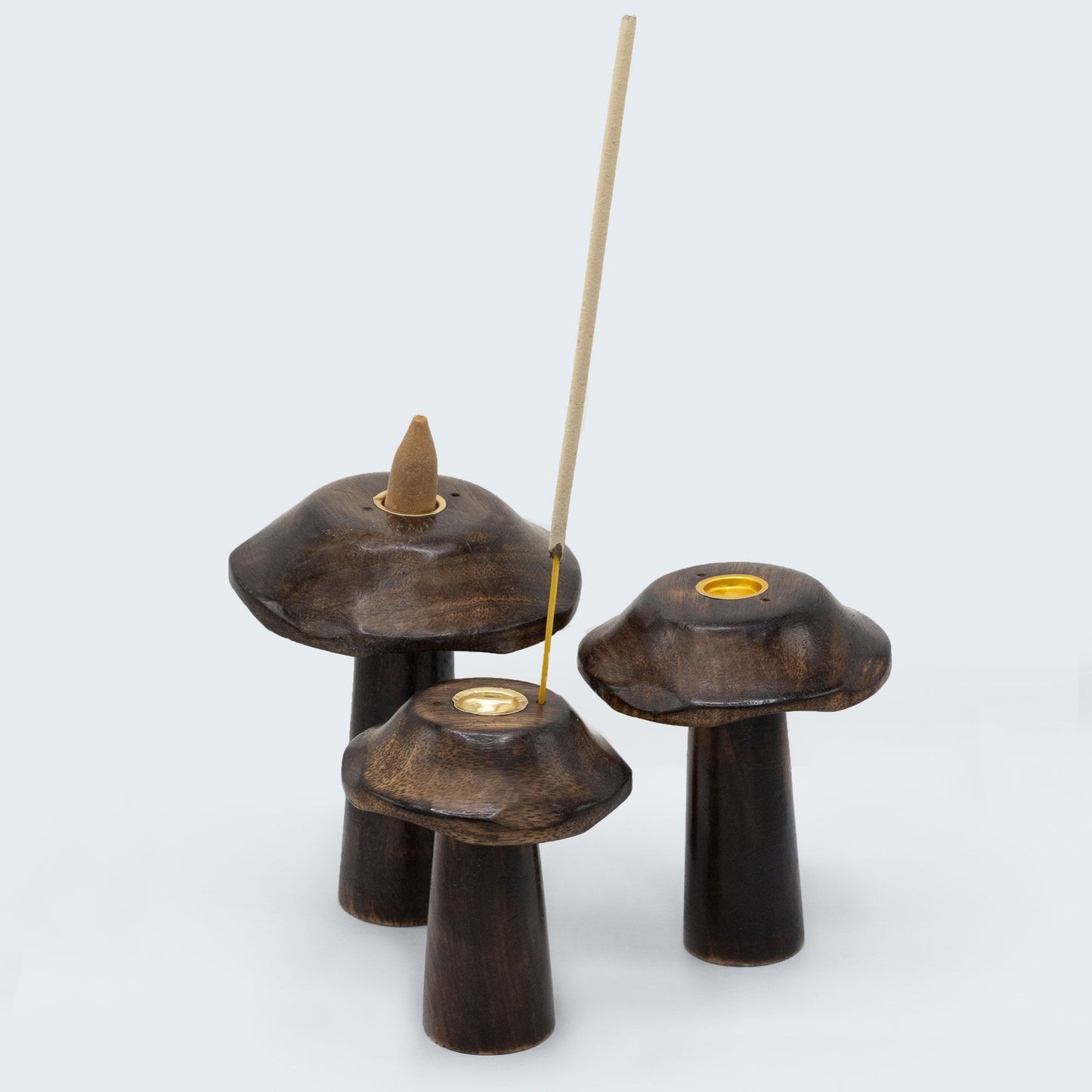 Handgeschnitzte Räucherkegel-Halter aus Mangoholz – Set mit 3 Pilzen