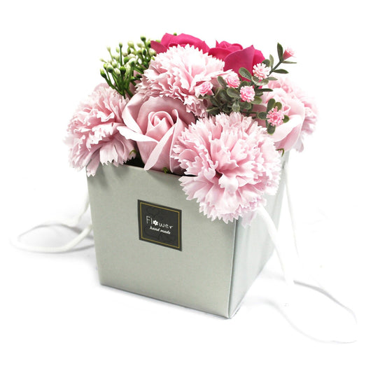Luxus Seifenblumen Bouquet in Rosa & Nelke – Handgefertigte Badeblüten