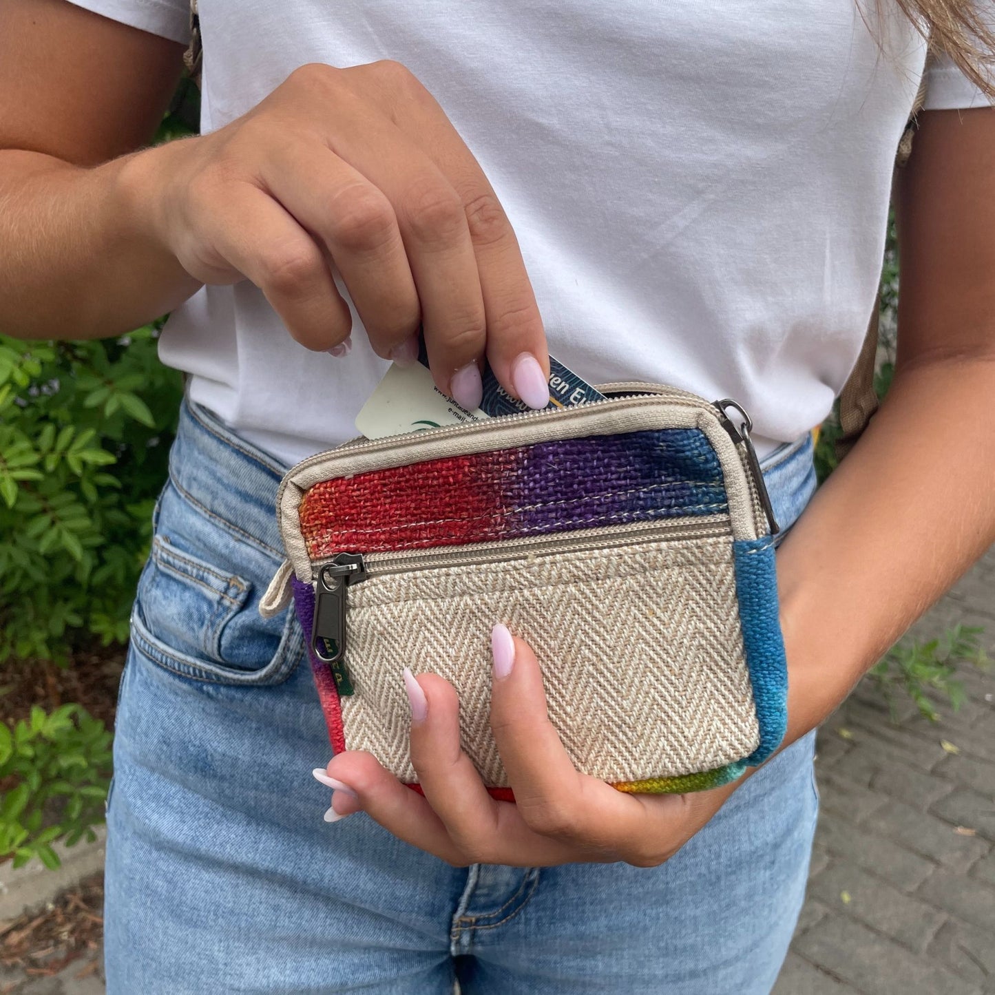 Hanf Tasche im Tie-Dye Look – Viereckige Kosmetiktasche aus Nepal