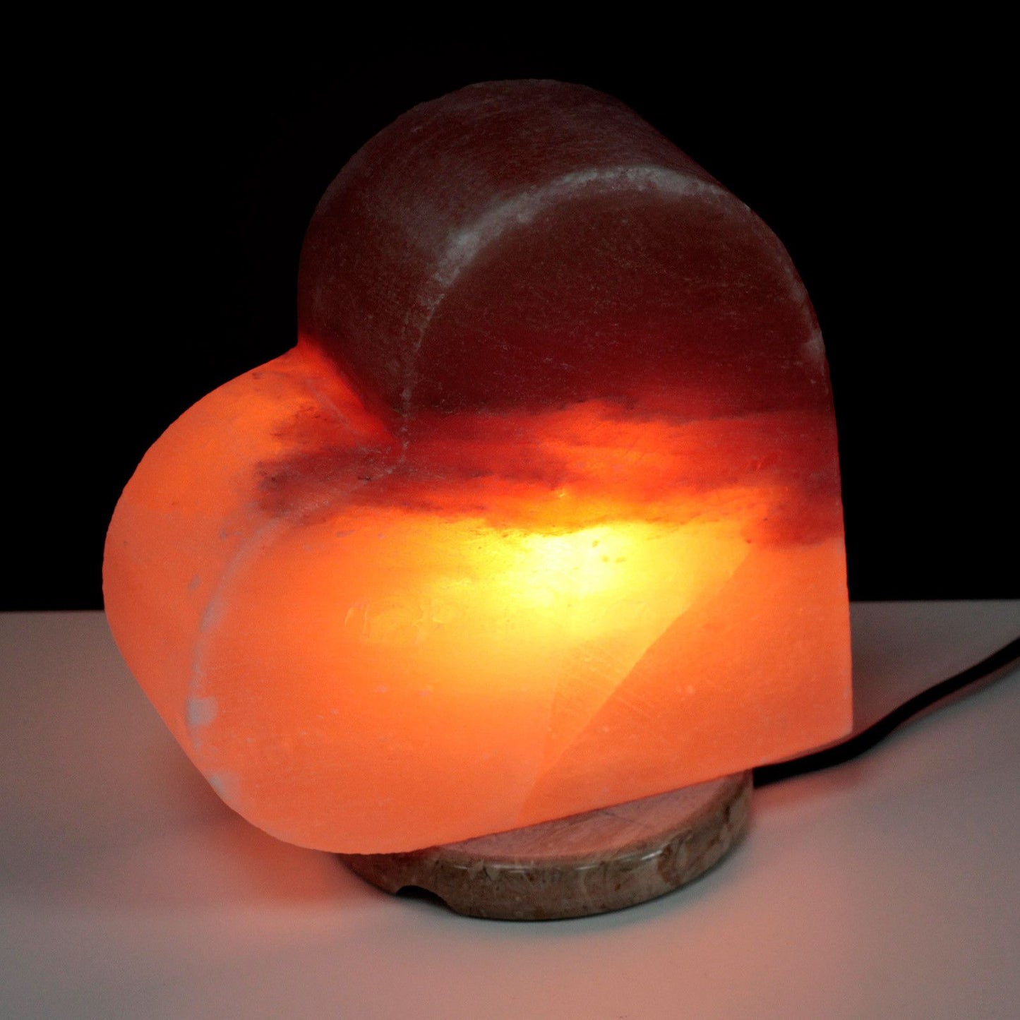 Herzlampe aus Himalaya-Kristallsalz – Handgefertigtes Unikat mit warmem Licht