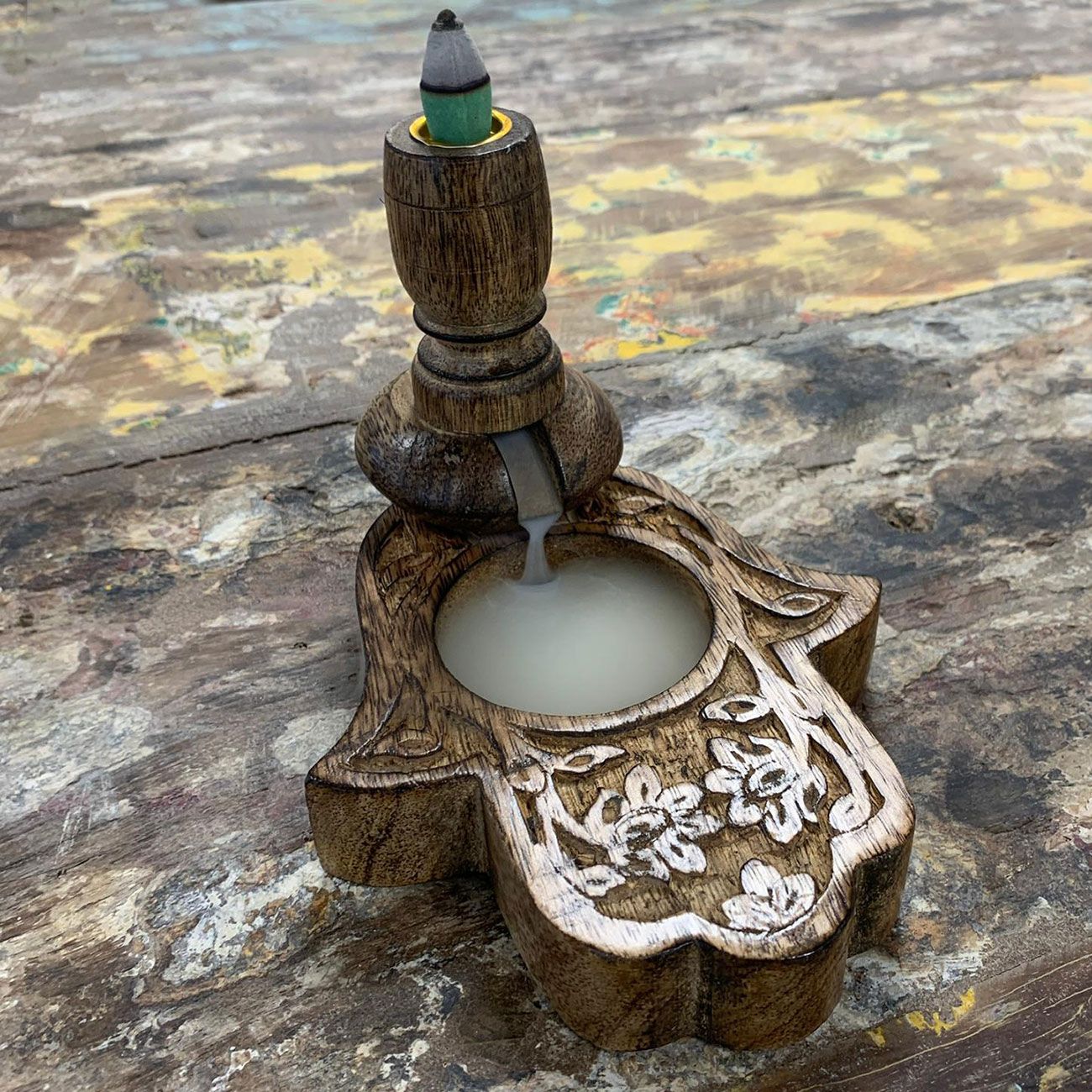 Räuchergefäß Hamsa aus Mangoholz mit Rauchkaskade