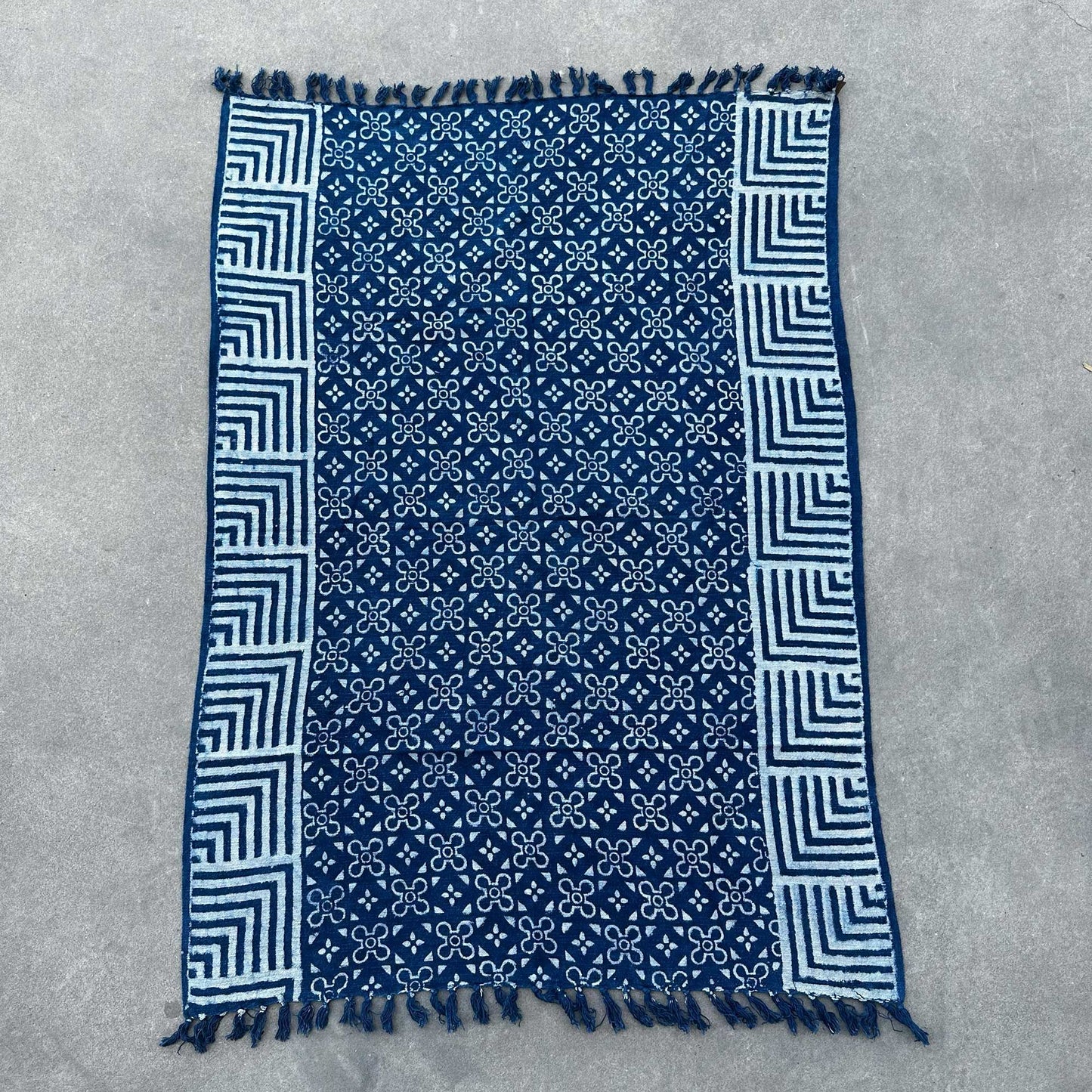 Kasba Tiles Indigo-Decke – Handgewebtes Kunstwerk aus Naturindigo, 170 x 120 cm