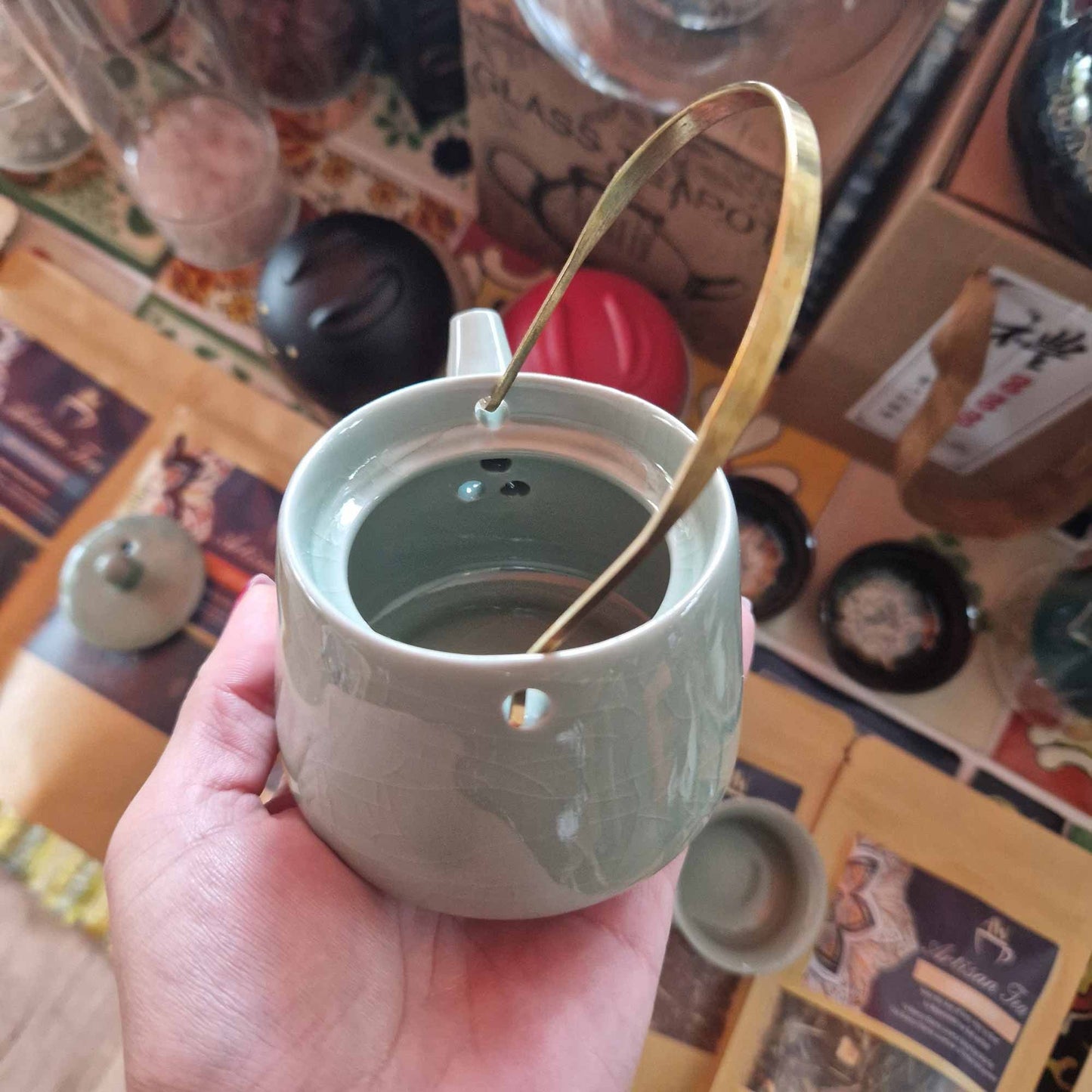 Teeset Jadegrün in Keramik – Kanne mit 2 Tassen für stilvolle Momente