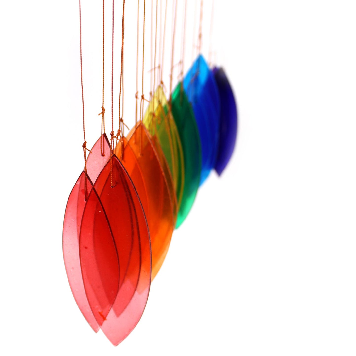 Klangregenbogen aus Recyclingglas – Windspiel mit Treibholz