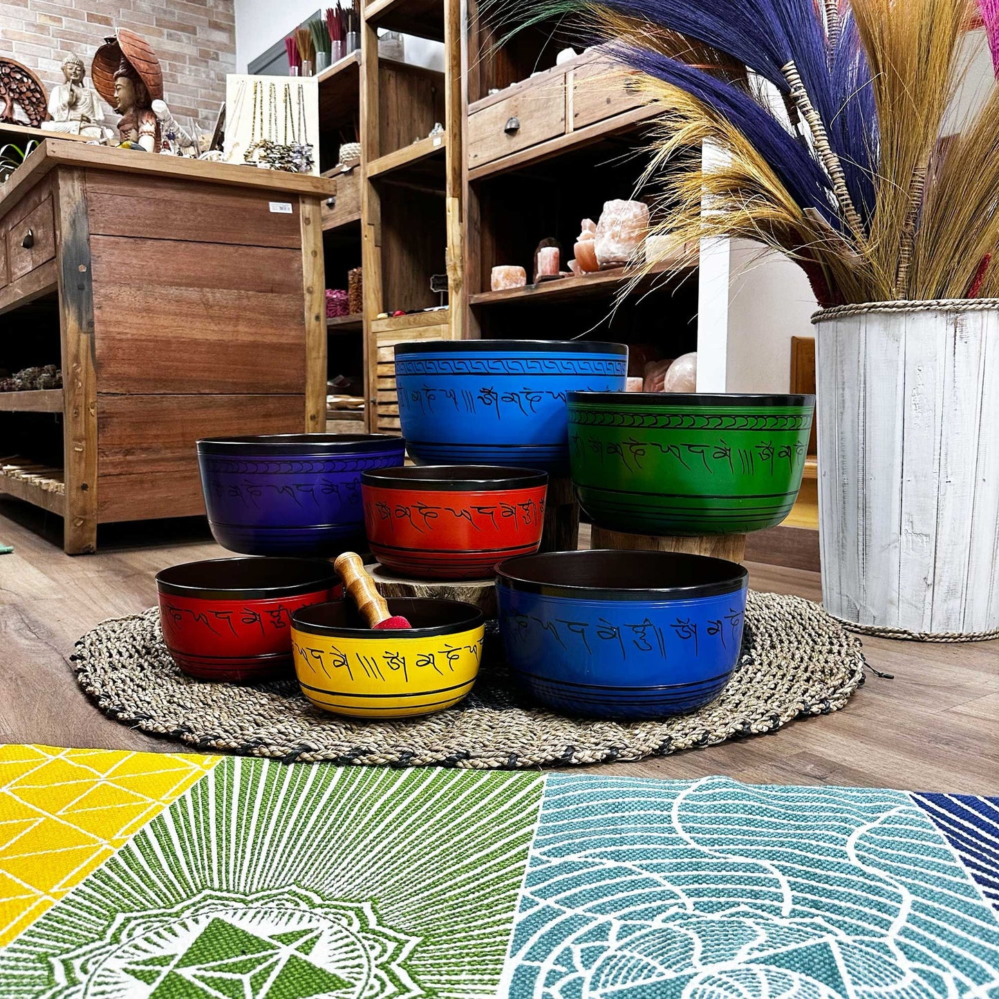 Handgefertigtes Chakra-Klangschalen-Set mit 7 Schalen (19,5-35 cm)
